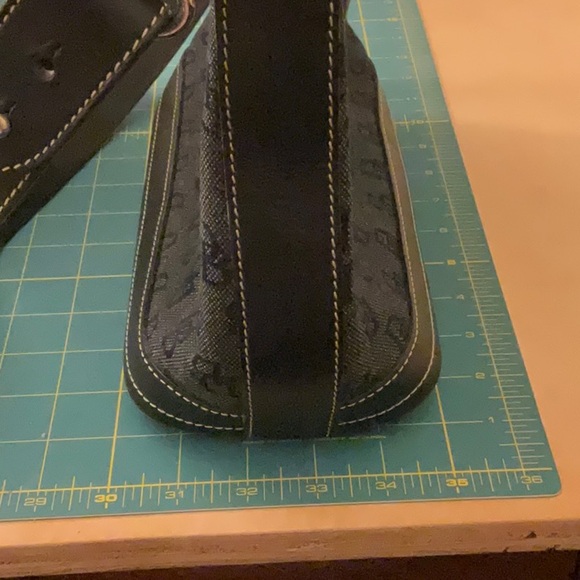 Dooney & Bourke Black Bucket Bag - EUC - Picture 9 of 10